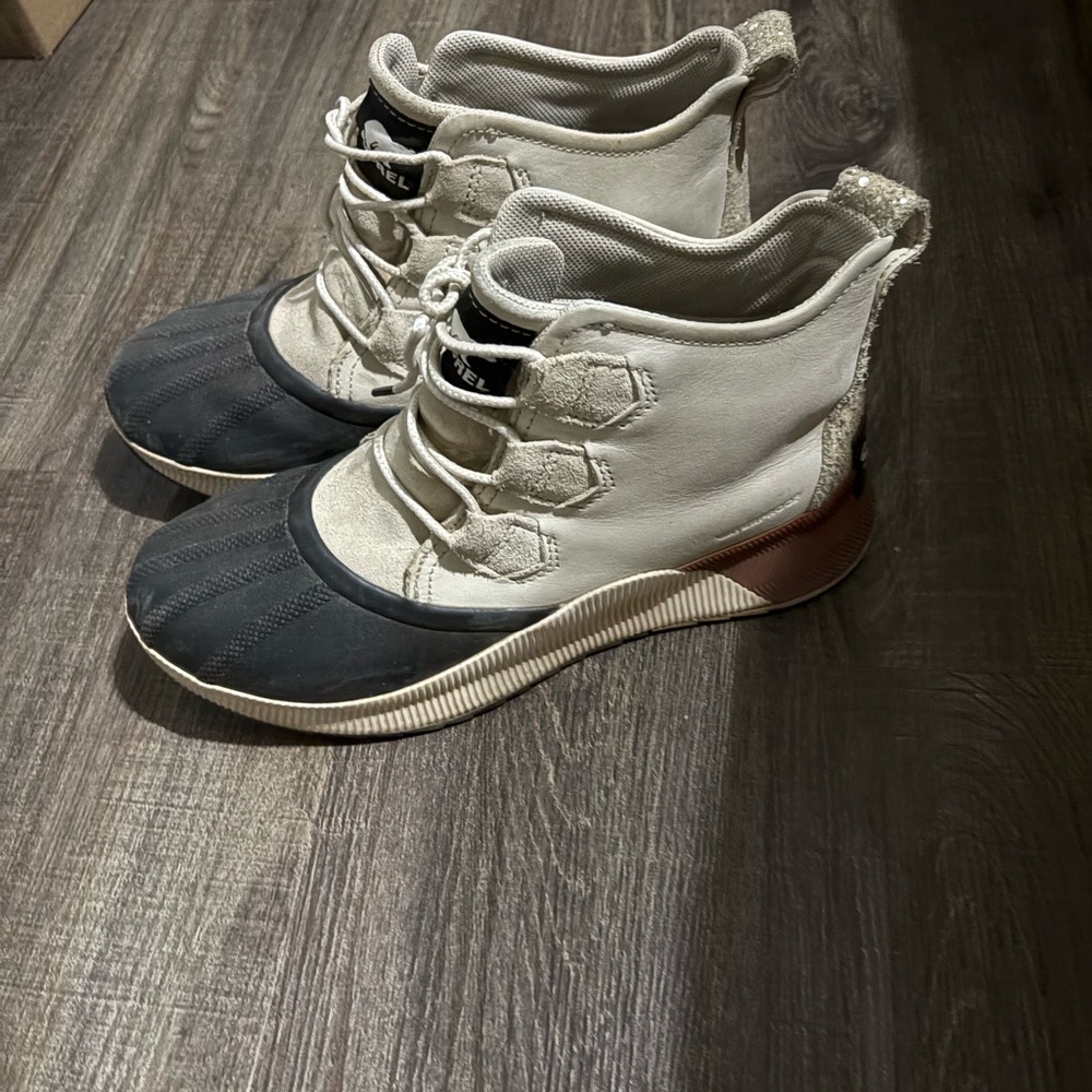Sorel Black and Cream Lace-Up Winter Boots
